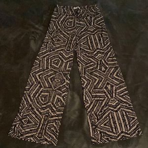 Black and beige color pattern pull on wide pants size XS